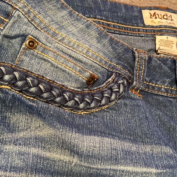 MUDD Bermuda Jean Shorts Size 1 - Picture 8 of 9